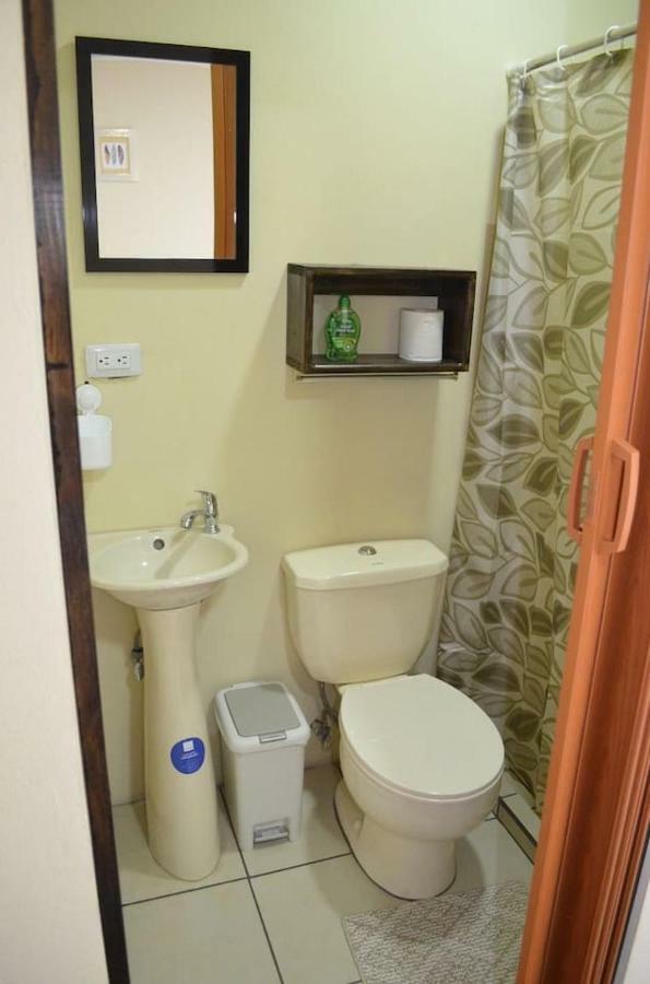 #5 Private Close To Airport Apartment