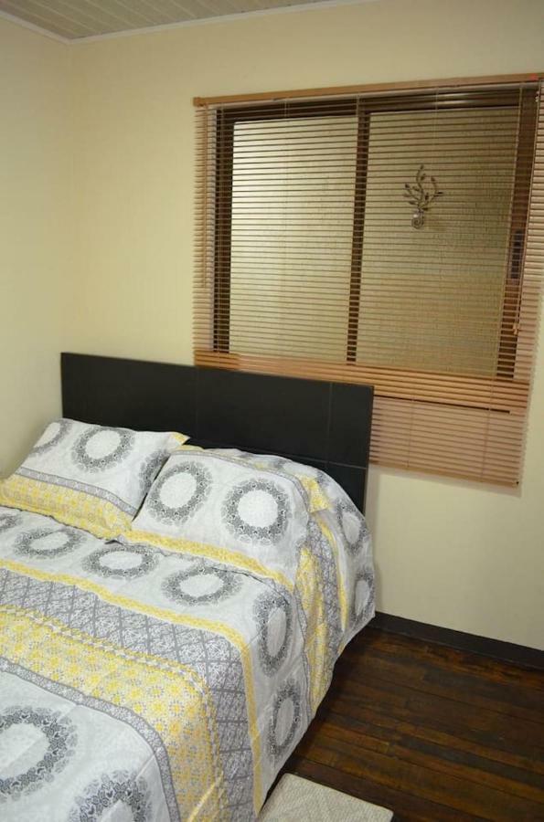 Apartment #5 Private Close To Airport