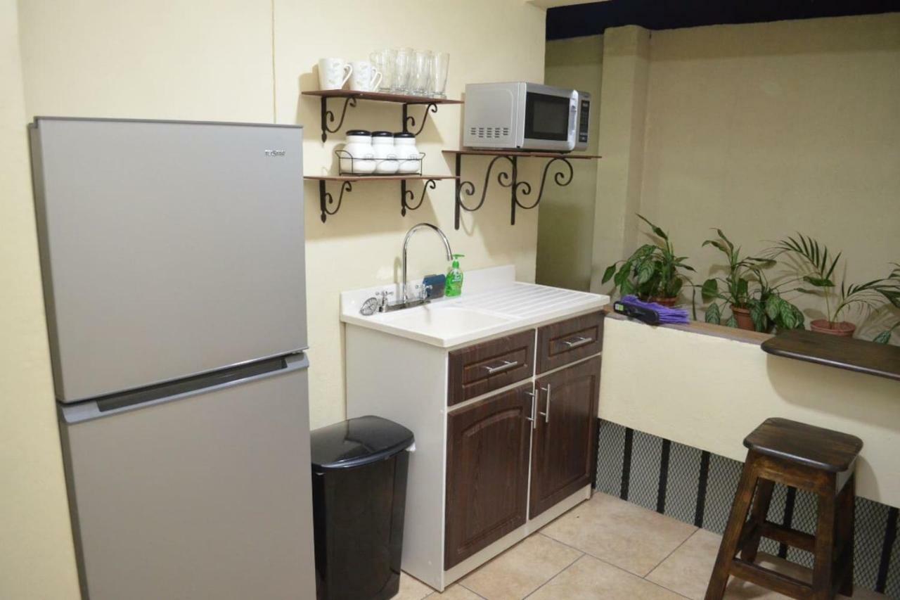 Apartment #5 Private Close To Airport *
